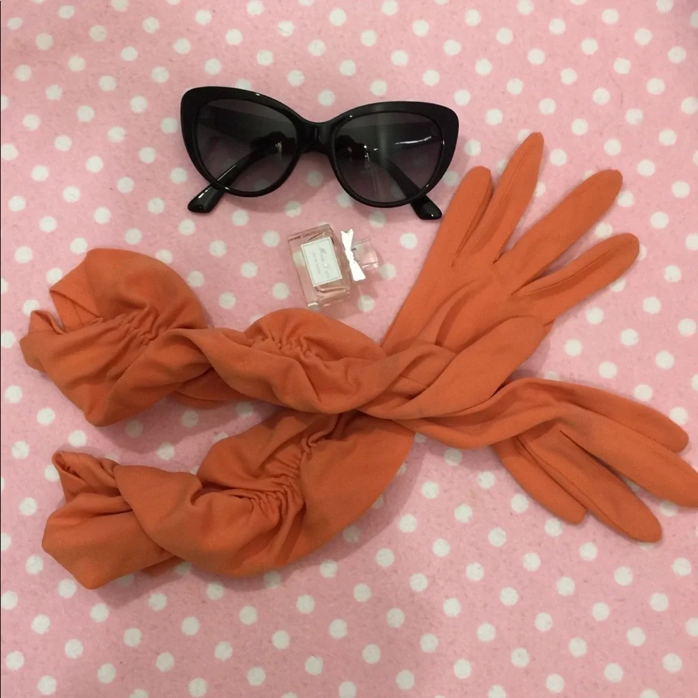 Vintage Orange ruched gloves. Sz. 7